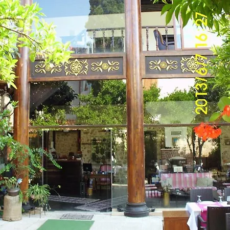 Hotell Perla 3*